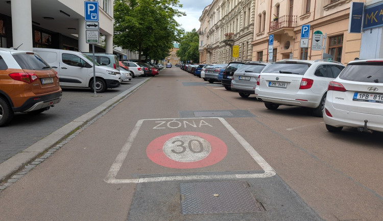 Město rozšiřuje třicítkové zóny a poprvé zavede i dvacítku, věří ve zklidnění dopravy