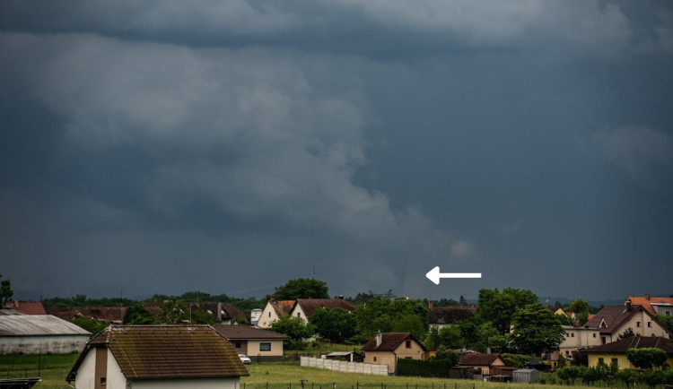Možné tornádo na Netolicku? Meteorologové žádají veřejnost o pomoc s ověřením jevu