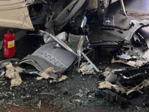 U Boršova se srazil autobus a auto, na místě je více než deset zraněných