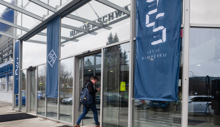 Rohde & Schwarz ve Vimperku slaví 25 let. Zahrají Chinaski i No Name