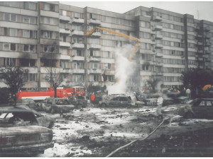 Hořící trosky a panika. Před osmadvaceti lety dopadly na Budějce dvě stíhačky