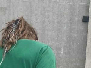 Ženu škrtil a křičel, že ji zabije. Násilník marně utíkal před policií