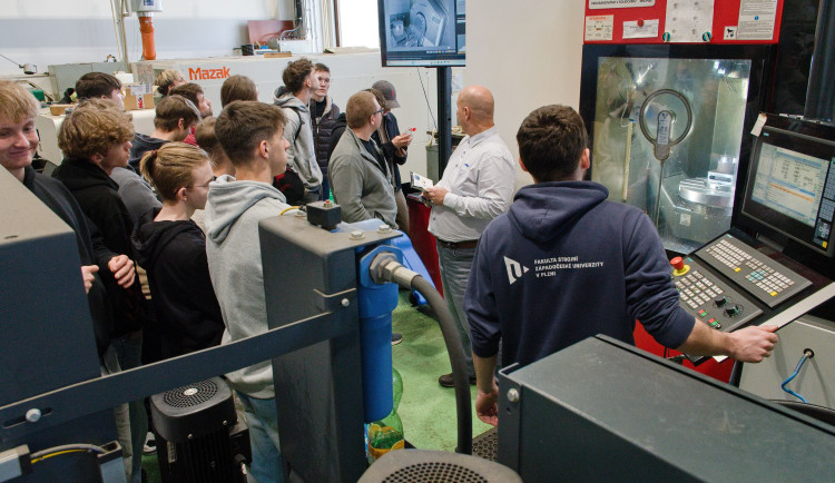 Počet studentů vysokých škol v Plzeňském kraji roste díky silným ročníkům rodičů