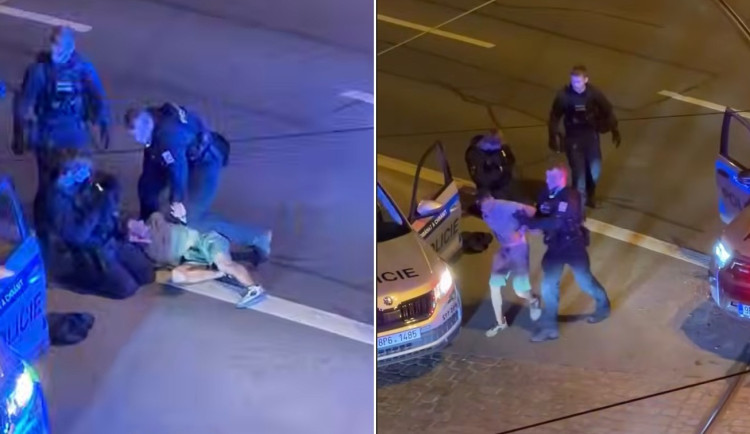 Video drsného policejního zákroku vyvolalo bouřlivé reakce. Případ prověří vnitřní kontrola