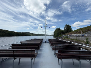 Na Lipno trochu jinak. Lodní výlet nabídne výhledy, zážitky i chvíli klidu