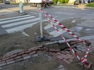 Vyvrácená stromořadí a poničené silnice. V Písku řeší následky víkendových bouří
