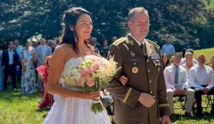 Poslankyně Michaela Opltová si vzala náčelníka generálního štábu Karla Řehku
