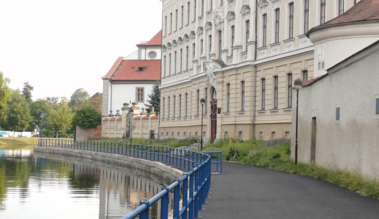 Stezka u Slepého ramene je znovu otevřená, Múzy na vodě však čeká změna