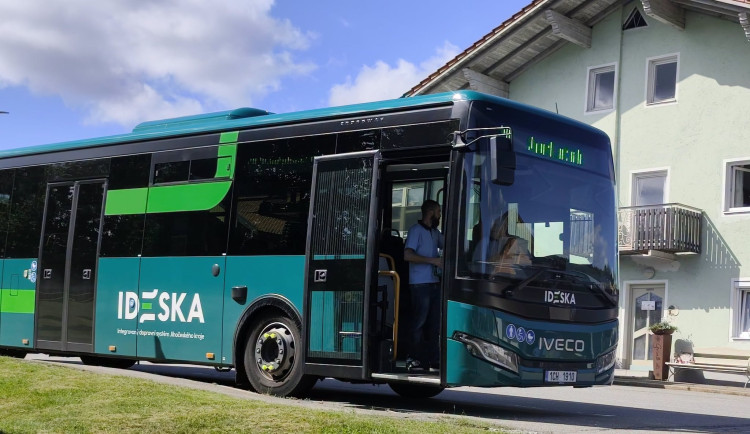 Nová autobusová linka spojila Vimperk s německým Philippsreutem.