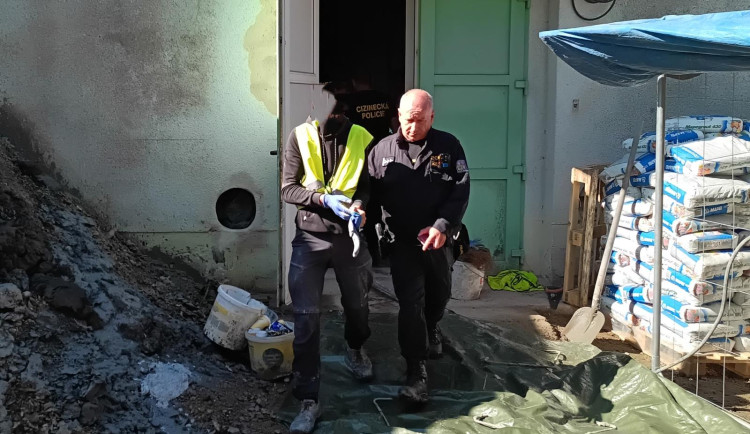 Policejní kontroly na stavbách. Sedm cizinců v Libereckém kraji pracovalo nelegálně