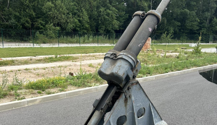 Lidé odevzdali policii přes 500 zbraní. Překvapil dělostřelecký granát i minomet