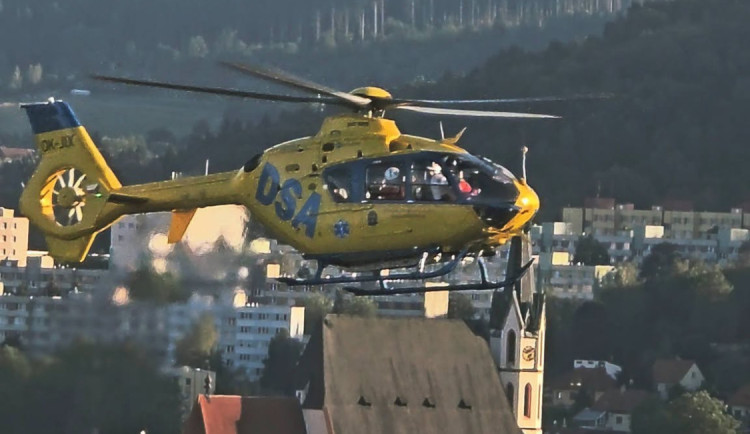 Na rizikovém přechodu v Krumlově srazilo auto seniora. Město plánuje úpravy