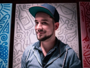 Budvar a ilustrátor Daniel Kyncl vytvořili novou kolekci sběratelských půllitrů