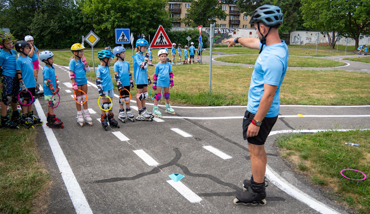 Inline bruslení jako sport pro celou rodinu. Proč si ho zamilují děti i rodiče