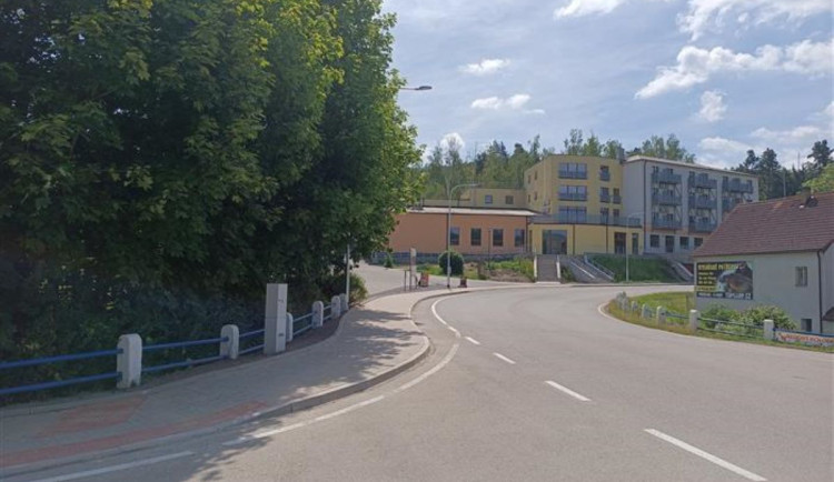 Děti čeká bezpečnější cesta. V Kolodějích nad Lužnicí vyrostl nový chodník