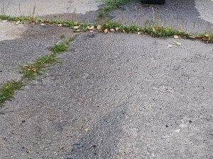 Chtěl ukrást naftu, přinesl si ale malý kanystr. Dvě stě litrů vyteklo na zem
