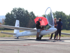 V Jindřichově Hradci se předvedla špička v letecké bezmotorové akrobacii