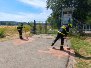 Nebezpečná nezodpovědnost. U zdroje pitné vody na Strakonicku našli motorový olej