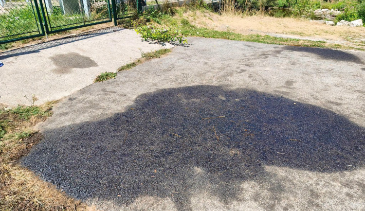Nebezpečná nezodpovědnost. U zdroje pitné vody na Strakonicku našli motorový olej