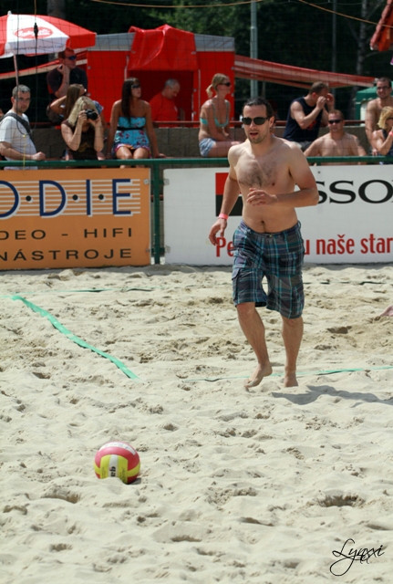 Mič Bjúkenen, jako doma na pláži.. Ruda z Ostravy