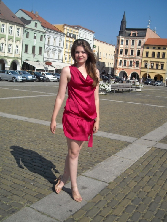 Jana Soukupová, 18 let, V Budějcích se narodila, studuje a plánuje tu nadále žít. Profil pod nickem JanaS.
