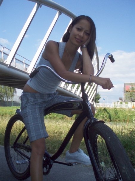 Petra Vachušková, 24let. Narodila se v Budějcích a je na to patřičně hrdá. Profil má pod nickem: Petra Vachušková.
