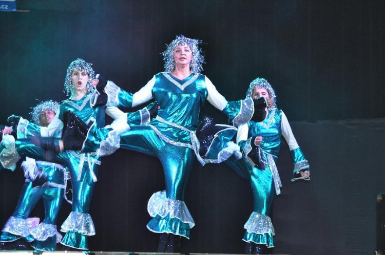 Danceshow Dancing Queens - ABBA - new generation