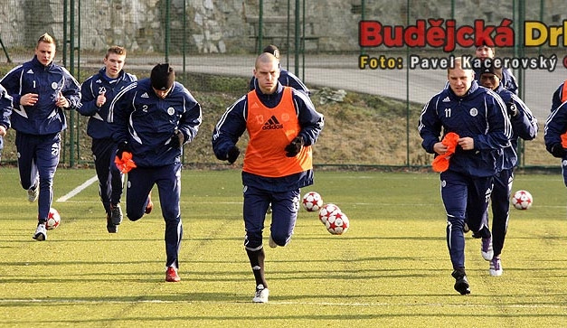 Rozcvička na začátku tréninku