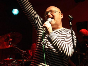 Koncert HE bandu v Modrých dveřích