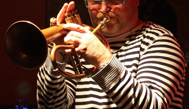 Koncert HE bandu v Modrých dveříchKoncert HE bandu v Modrých dveřích