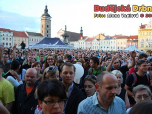 Na kapelu Monkey Bussines bylo náměstí plné