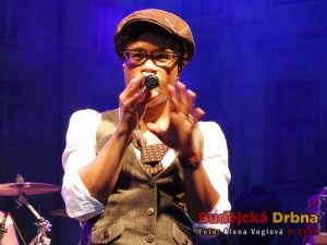 Sympatická Tonya Graves