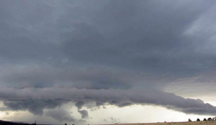 Tohle se objevilo nad Litvínovicemi. Myslím, že naše zemička se už začíná dostávat ke slovu. Foto Heba