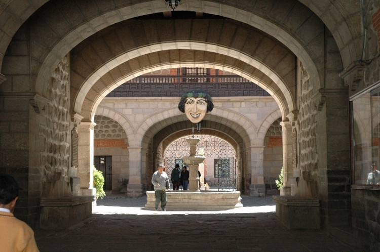 Potosí - vstup do La Moneda