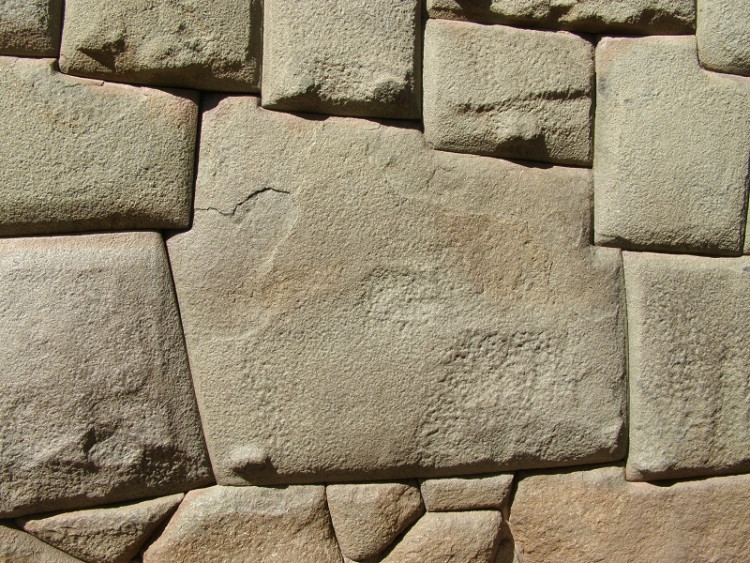 Cuzco - dváctiboký kámen