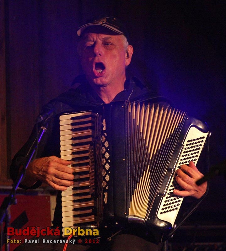 Koncert Čechomoru na Holkově