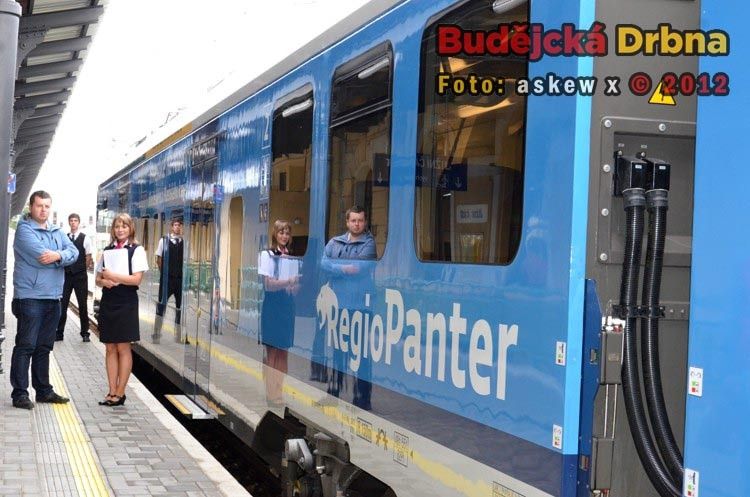 Vlak RegioPanter byl předán 1. října 2012