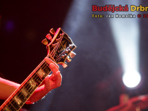 Metalové kapely zahrály v KD Slavie