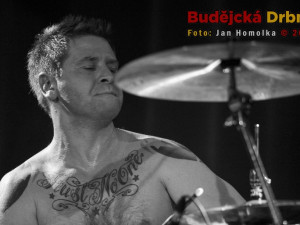 Metalové kapely zahrály v KD Slavie