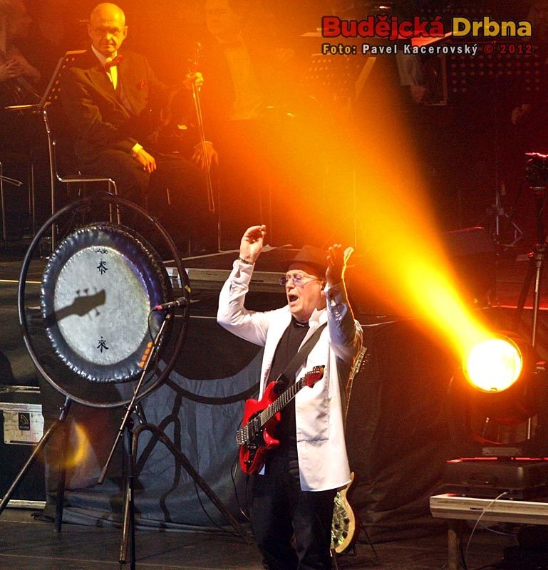 Výroční koncert kapely Olympic v Budvar Aréně