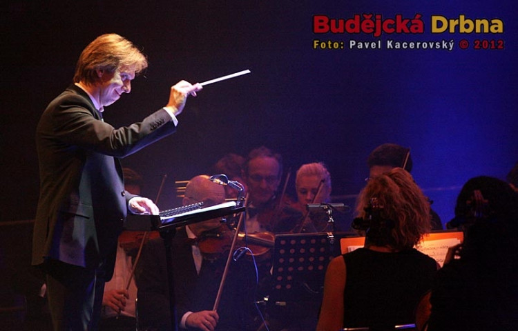 Dirigent Českého národního symfonického orchestru Martin Kumžák