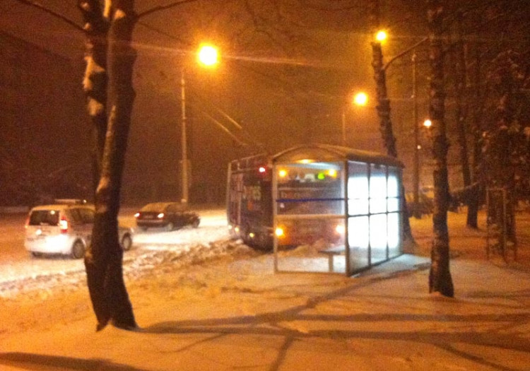 Zapadlý trolejbus na Lidické (17.1.2013). Foto Jan Hlach