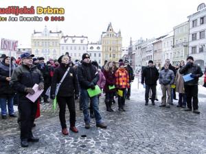 Poprvé od 17. listopadu loňského roku se odpůrci krajské koalice vrátili na náměstí Přemysla Otakara II.