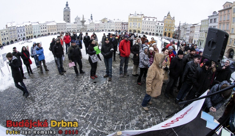 Poprvé od 17. listopadu loňského roku se odpůrci krajské koalice vrátili na náměstí Přemysla Otakara II.
