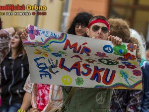 Majálesový průvod 2013