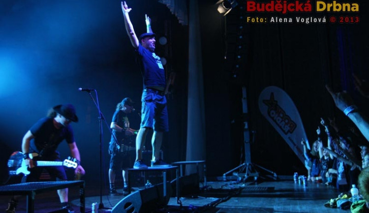 Jeden oslavenec na pódiu