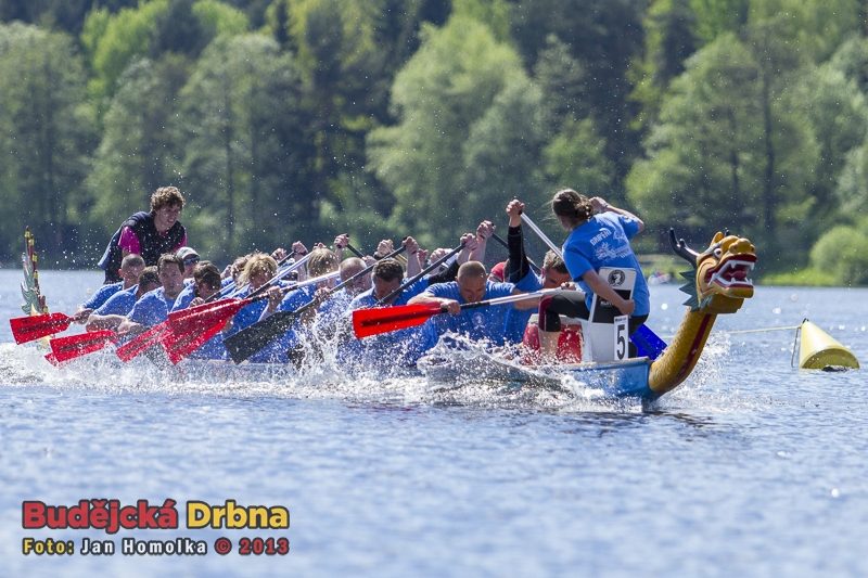 Závody Dračích lodí na Lipně 2013