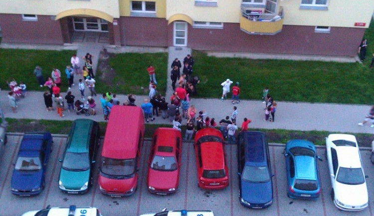 Policejní zátah na budějckém sídlišti Máj