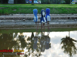 Třem gráciím od Radka Andrleho chybí voda