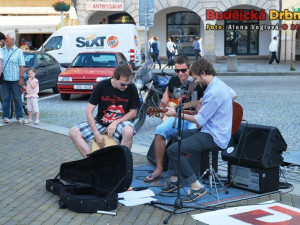 V rámci Umění ve městě zahráli Strong Coffee